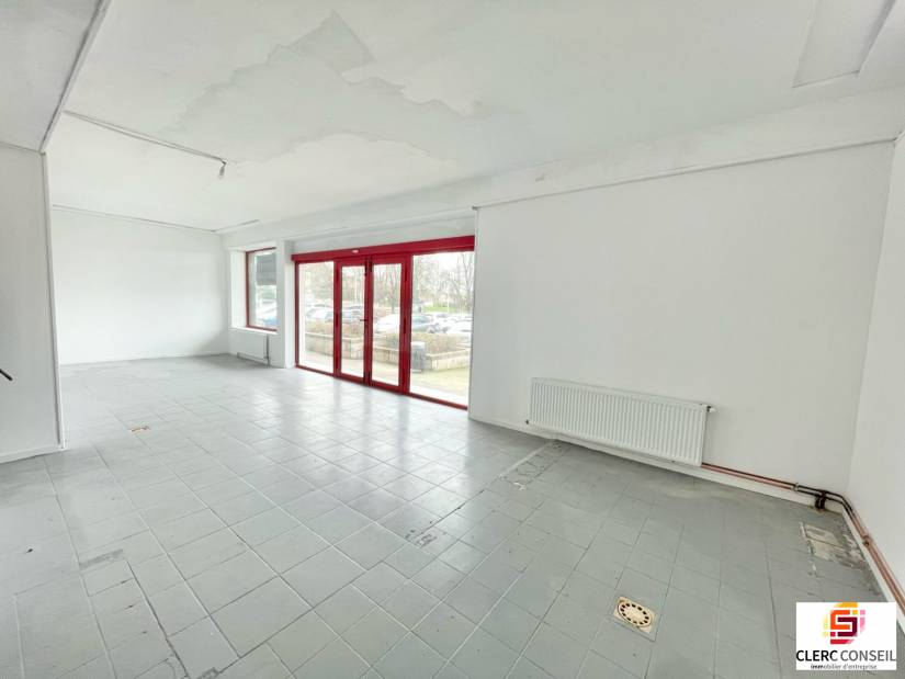Location - Local commercial 74m² - Petit-couronne