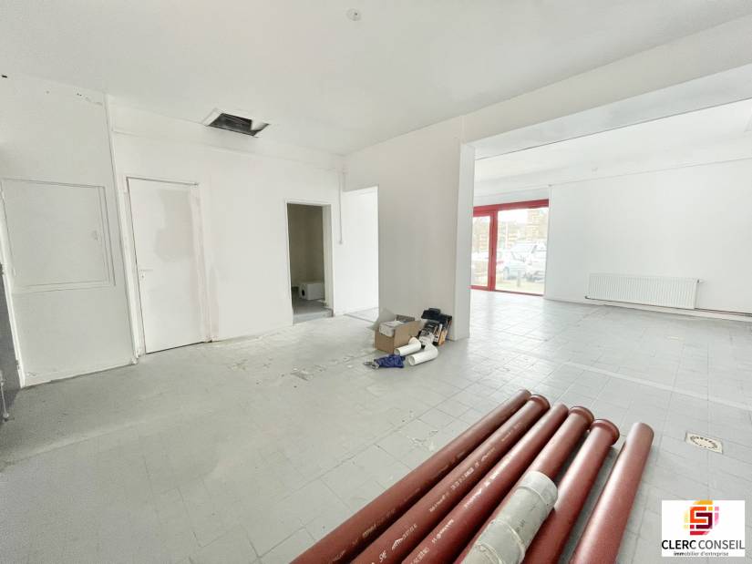 Location - Local commercial 74m² - Petit-couronne