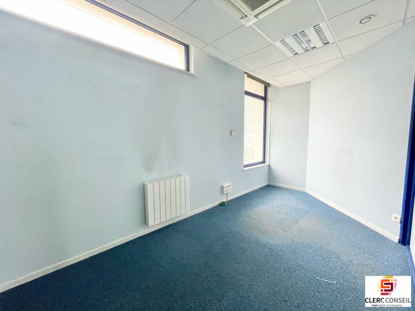 Location - Local commercial 124m² - Petit-couronne