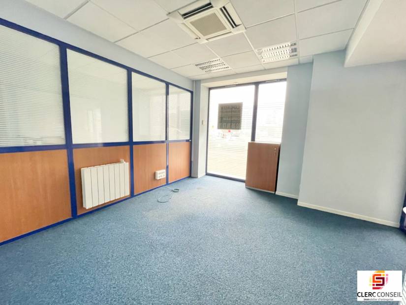 Location - Local commercial 124m² - Petit-couronne