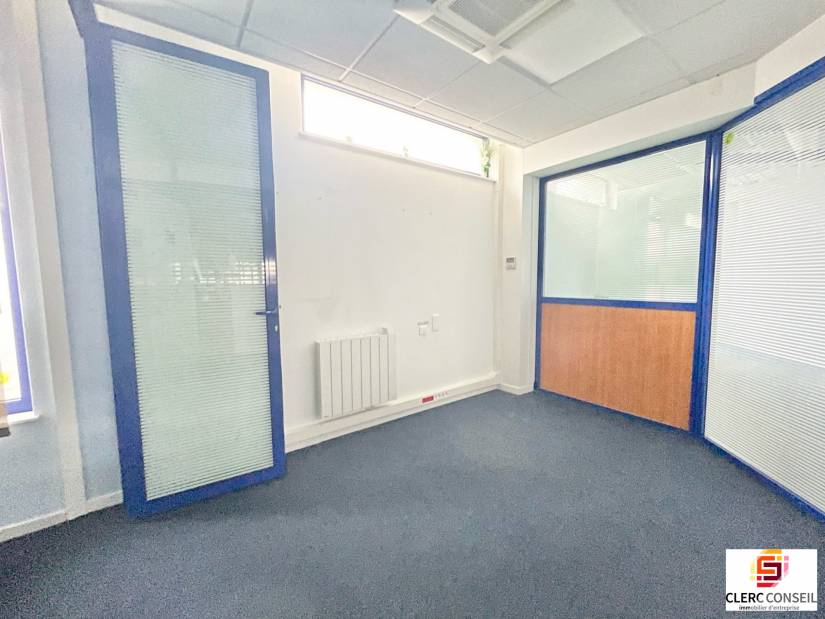 Location - Local commercial 124m² - Petit-couronne