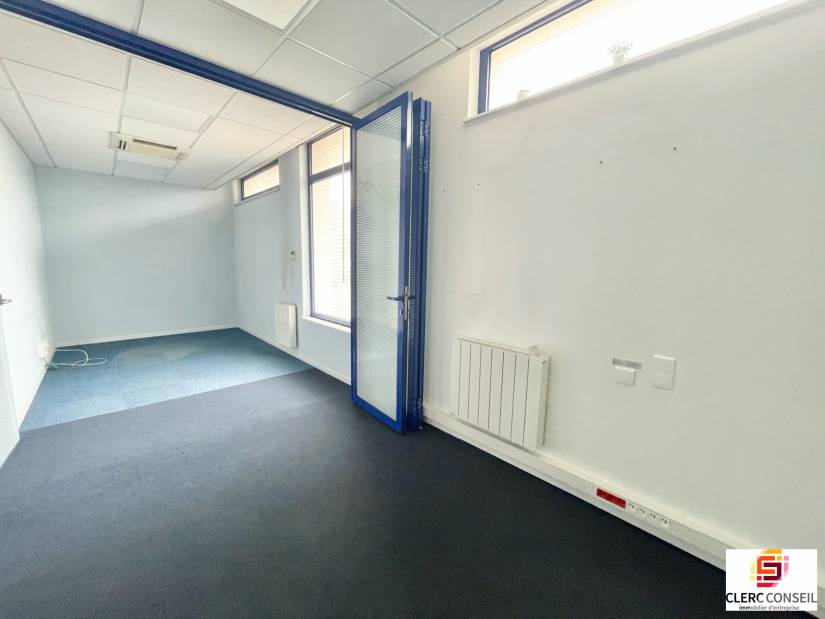 Location - Local commercial 124m² - Petit-couronne