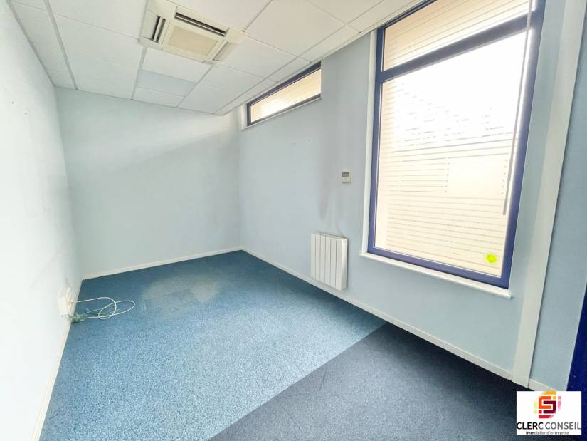 Location - Local commercial 124m² - Petit-couronne