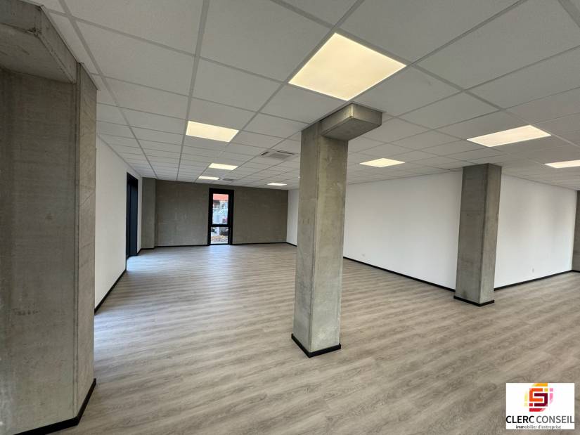 Location - Bureaux 228m² - Saint-martin-du-vivier