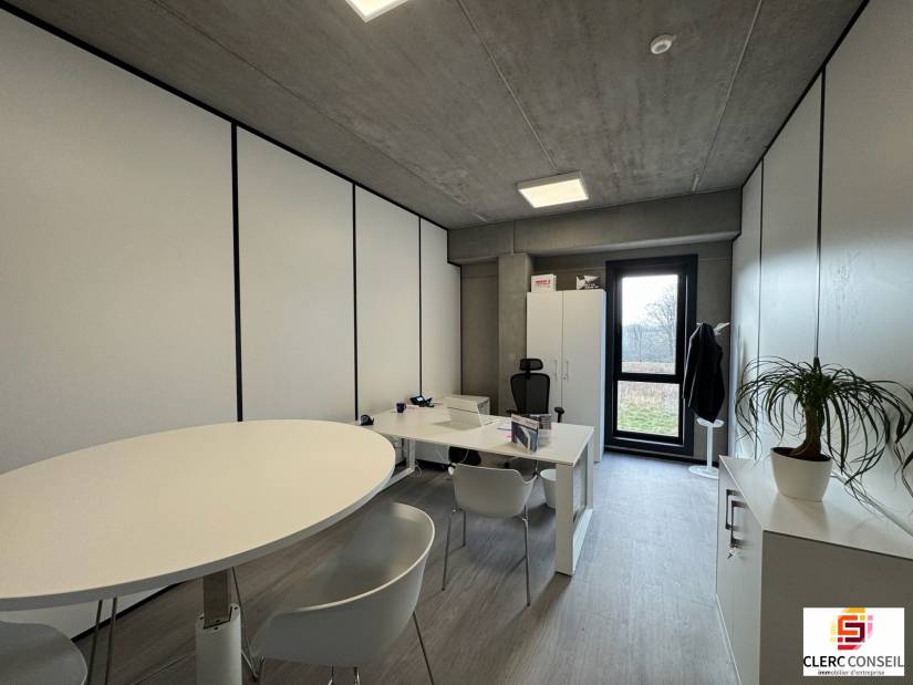 Location - Bureaux 456m² - Saint-martin-du-vivier
