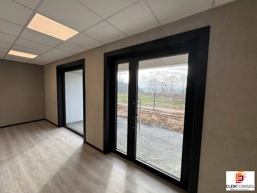 Location - Bureaux 456m² - Saint-martin-du-vivier