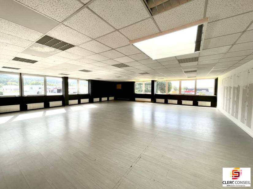 Location - Local d'activité 696m² - Sotteville-lès-rouen