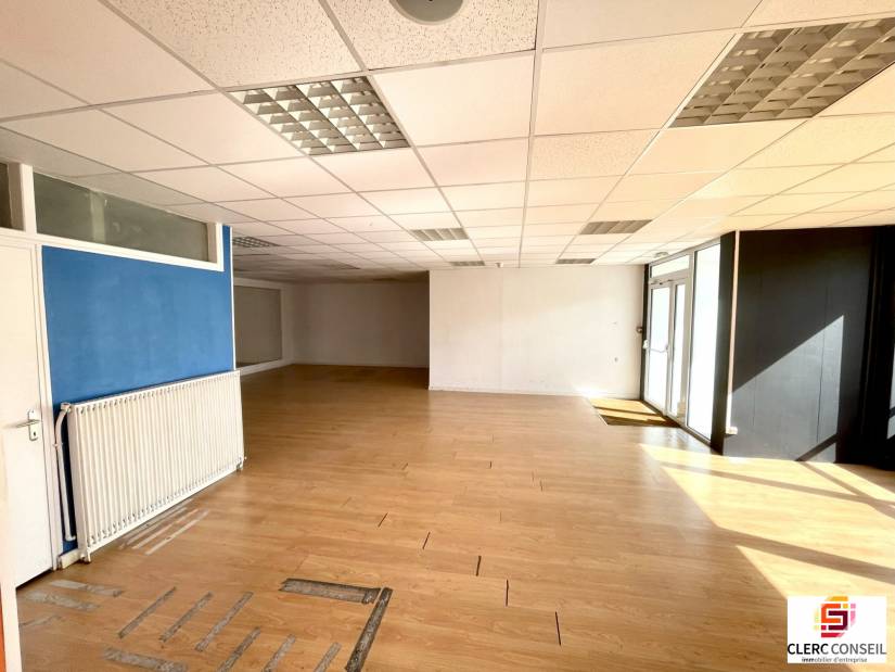 Location - Local d'activité 696m² - Sotteville-lès-rouen