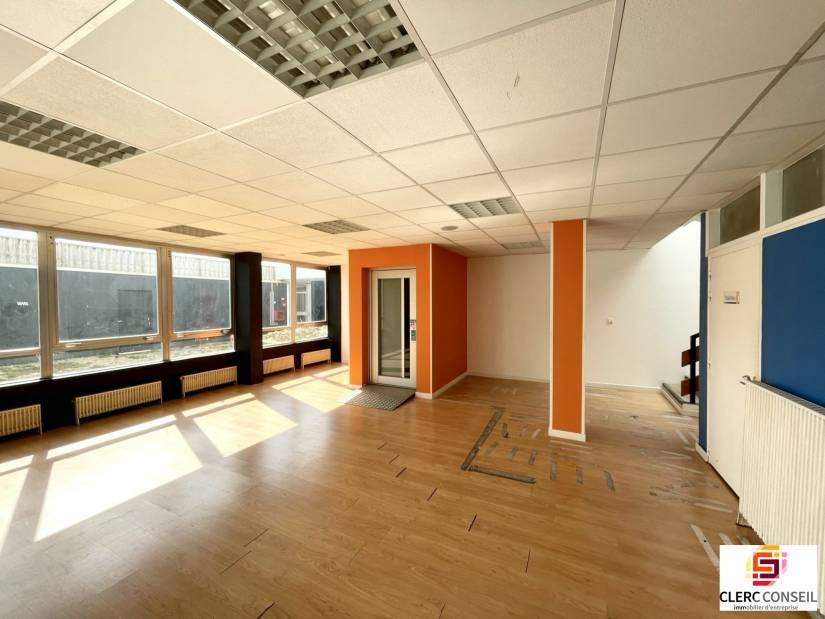 Location - Local d'activité 696m² - Sotteville-lès-rouen