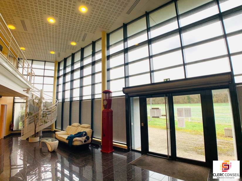 Vente - Local d'activité 4447m² - Saint-pierre-la-garenne