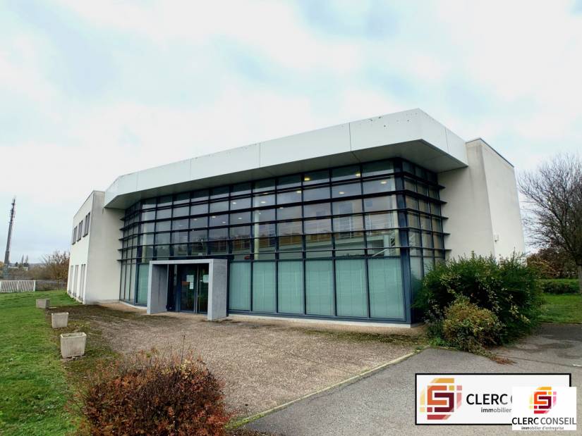 Vente - Local d'activité 4447m² - Saint-pierre-la-garenne