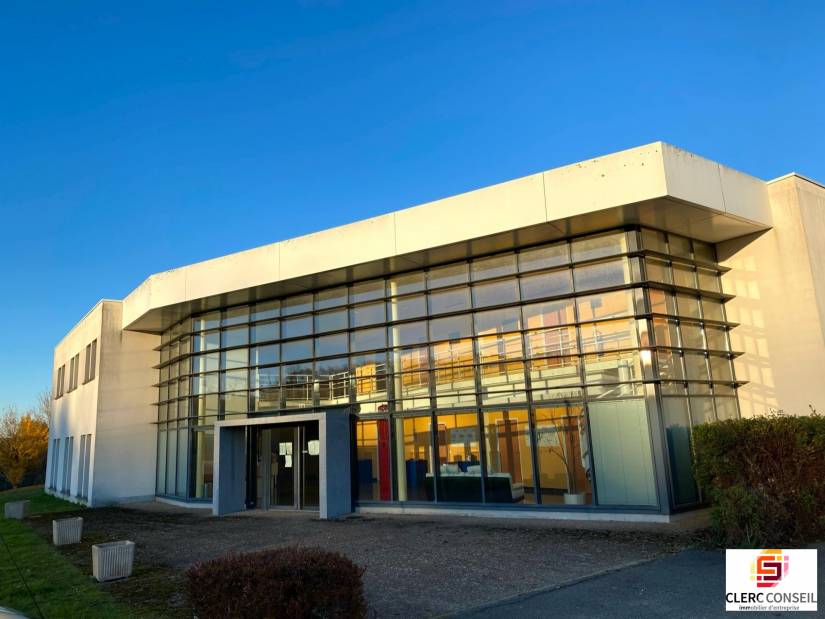 Vente - Local d'activité 4447m² - Saint-pierre-la-garenne