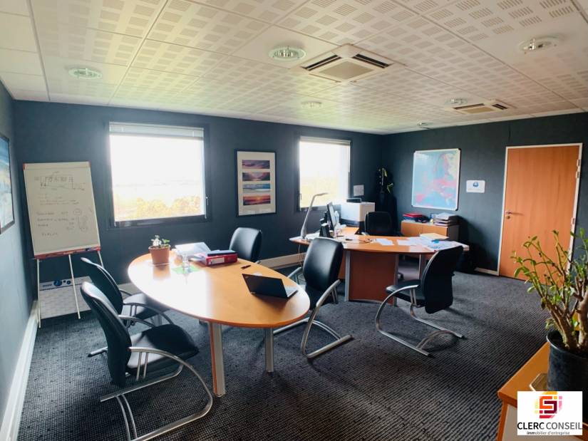 Vente - Local d'activité 4447m² - Saint-pierre-la-garenne