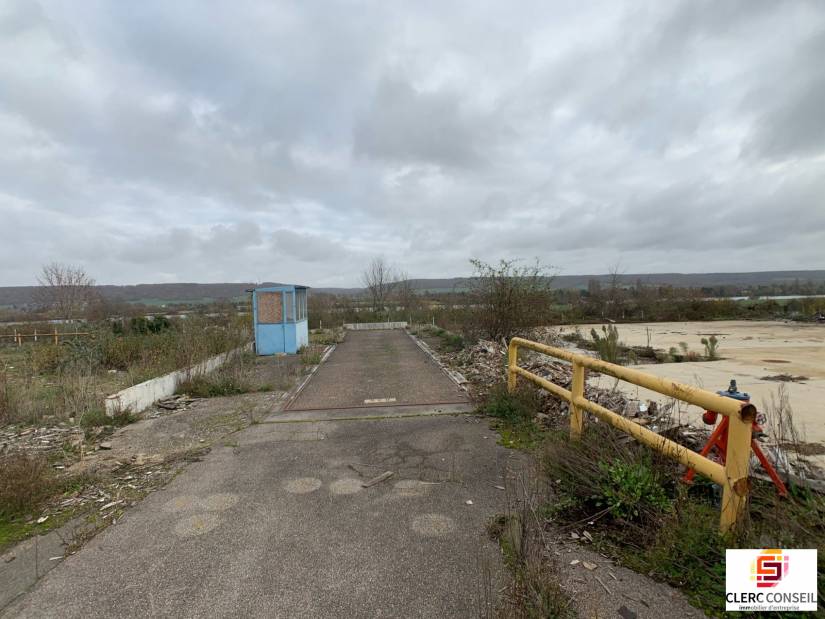 Vente - Local d'activité 4447m² - Saint-pierre-la-garenne