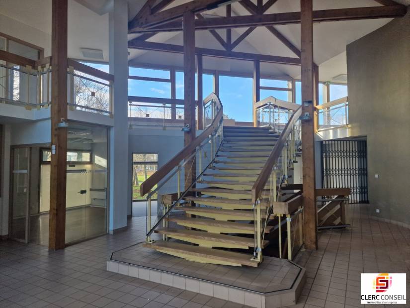 Vente - Bureaux 610m² - Mont-saint-aignan