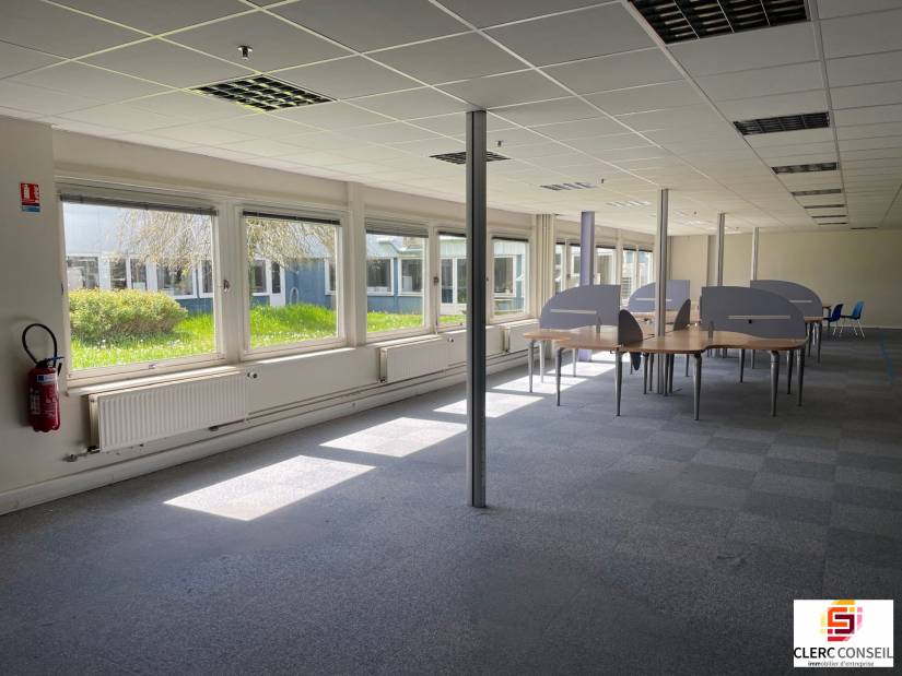 Location - Bureaux 621m² - Louviers
