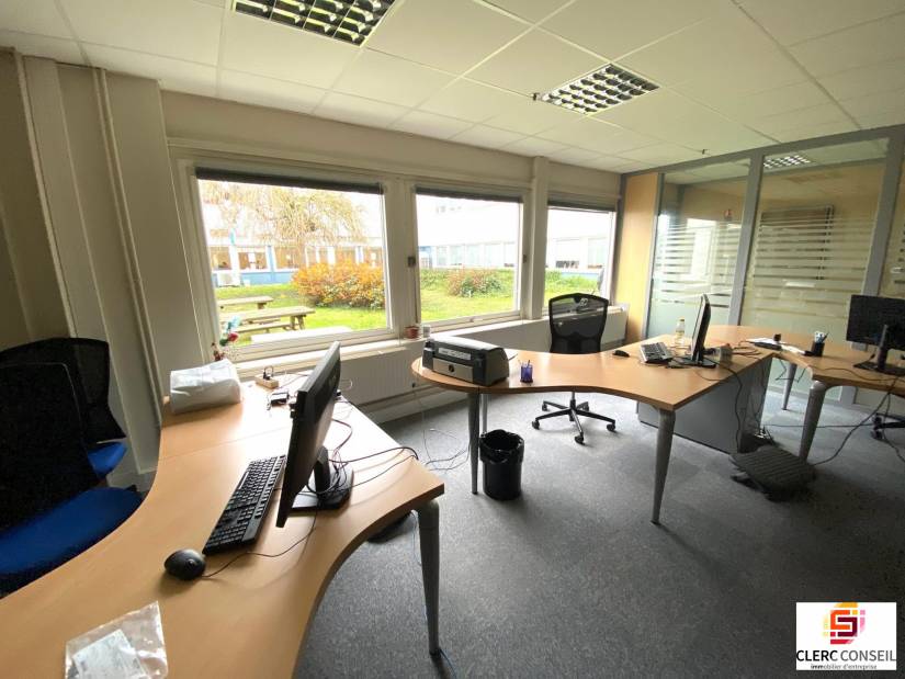 Location - Bureaux 621m² - Louviers