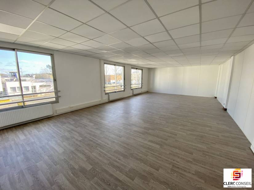 Location - Bureaux 74m² - Évreux