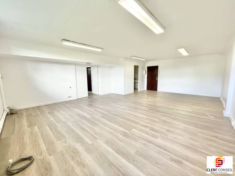 Location - Bureaux 98m² - Bihorel