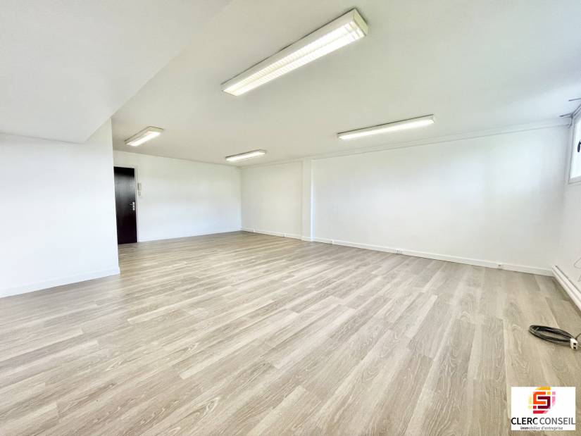 Location - Bureaux 98m² - Bihorel