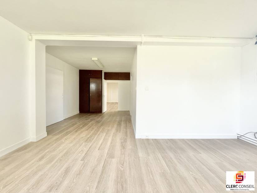 Location - Bureaux 98m² - Bihorel