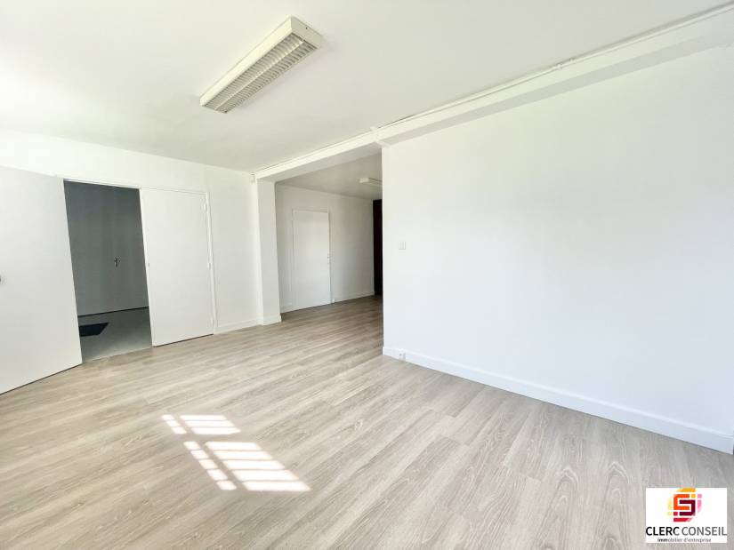 Location - Bureaux 98m² - Bihorel