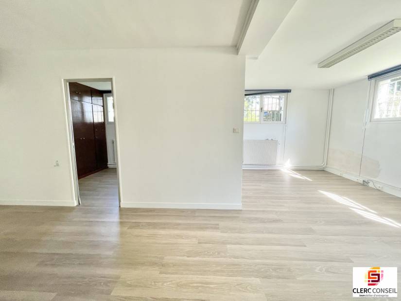 Location - Bureaux 98m² - Bihorel