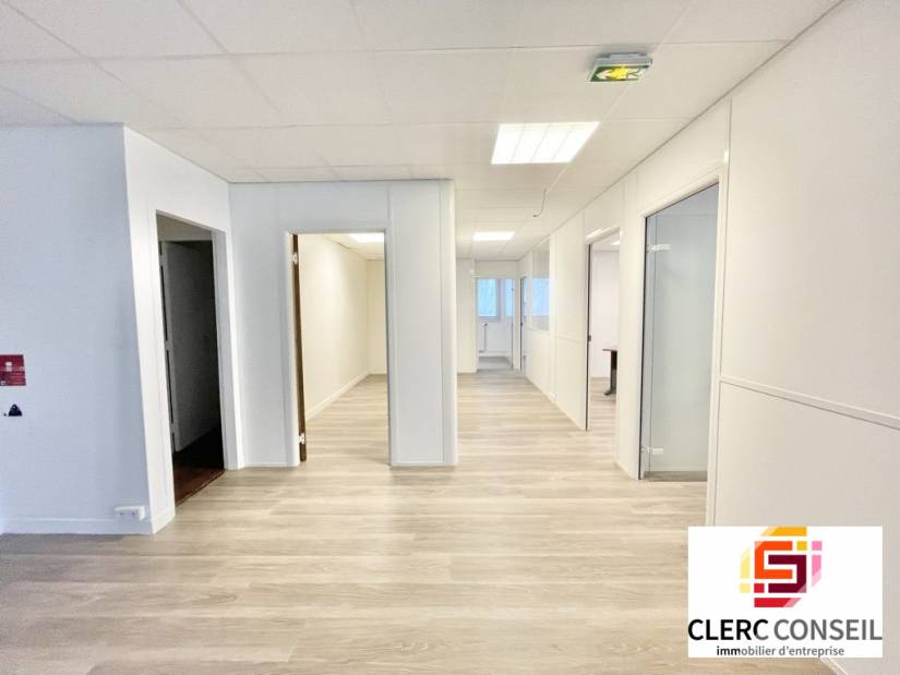 Location - Bureaux 73m² - Bihorel