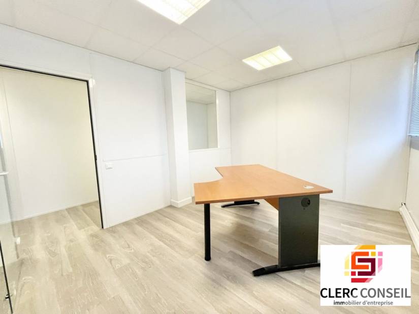Location - Bureaux 73m² - Bihorel