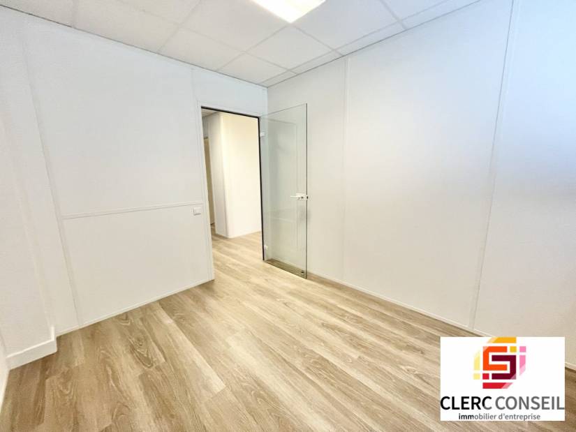 Location - Bureaux 73m² - Bihorel
