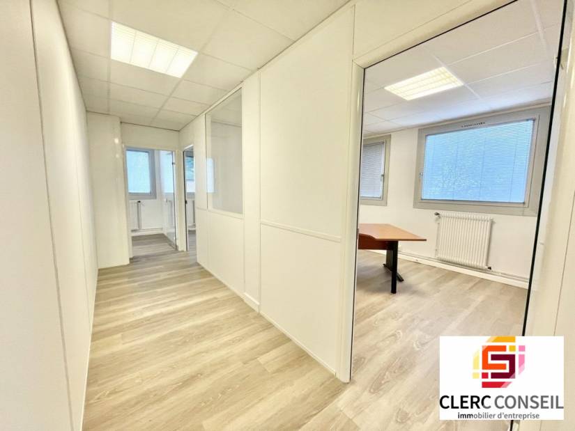 Location - Bureaux 73m² - Bihorel
