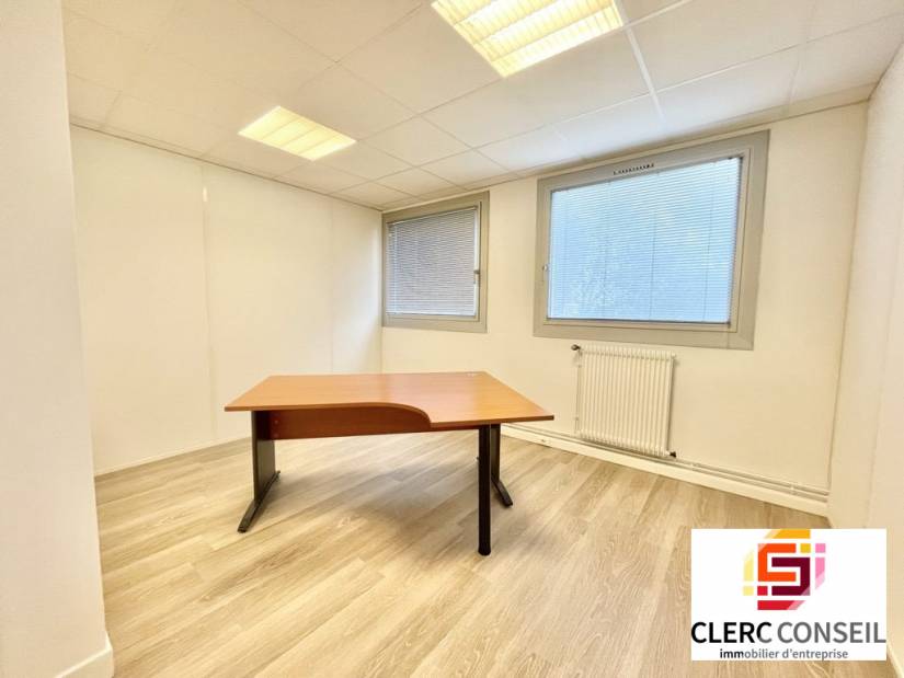 Location - Bureaux 73m² - Bihorel