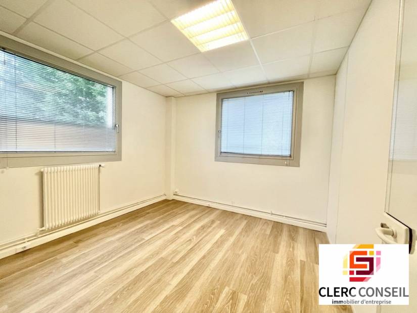 Location - Bureaux 73m² - Bihorel