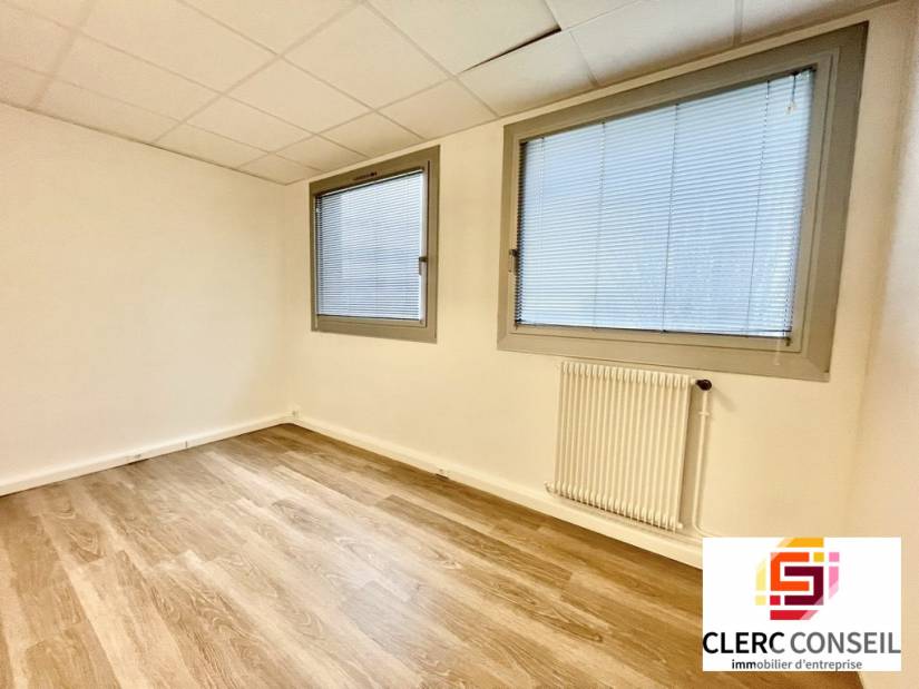 Location - Bureaux 73m² - Bihorel