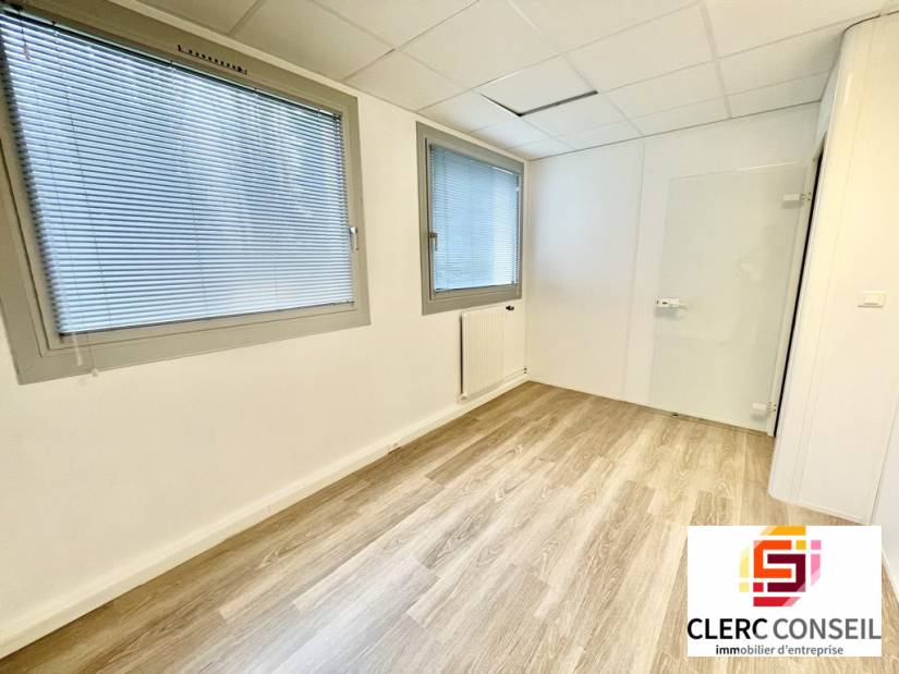 Location - Bureaux 73m² - Bihorel