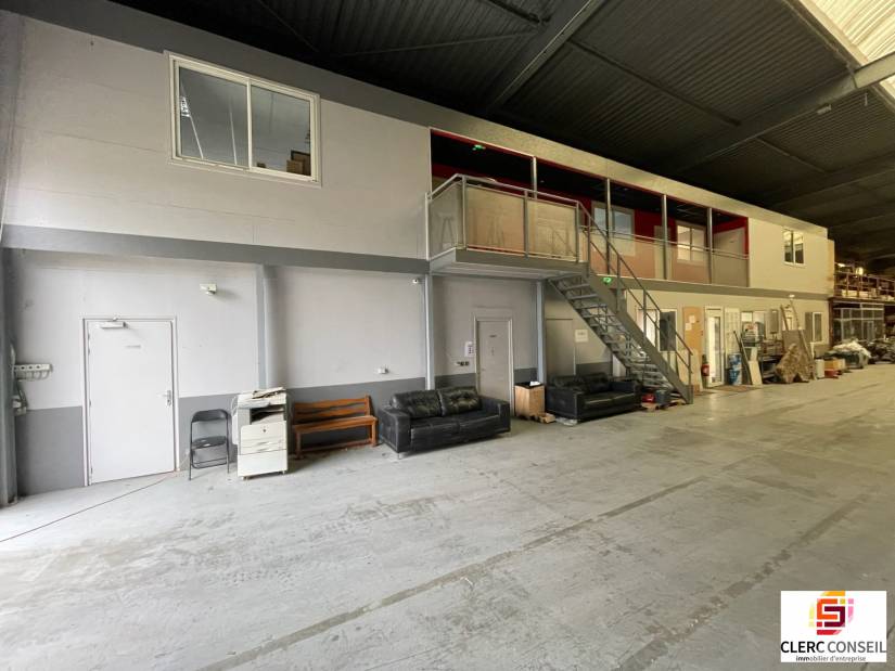 Location - Local d'activité 1600m² - Le vaudreuil