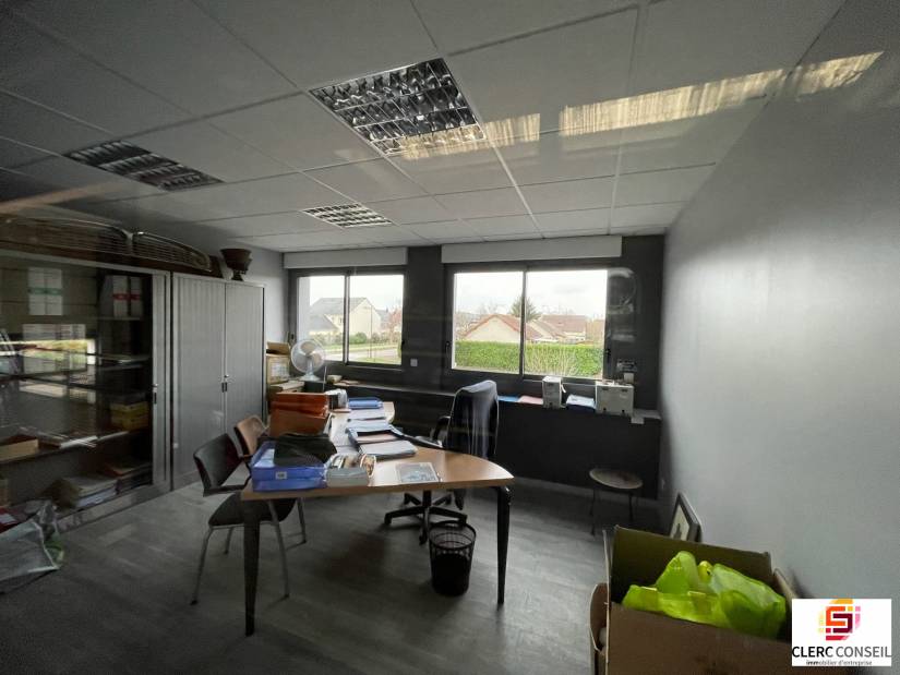 Location - Local d'activité 1600m² - Le vaudreuil