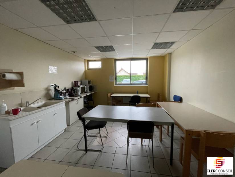 Location - Local d'activité 1600m² - Le vaudreuil