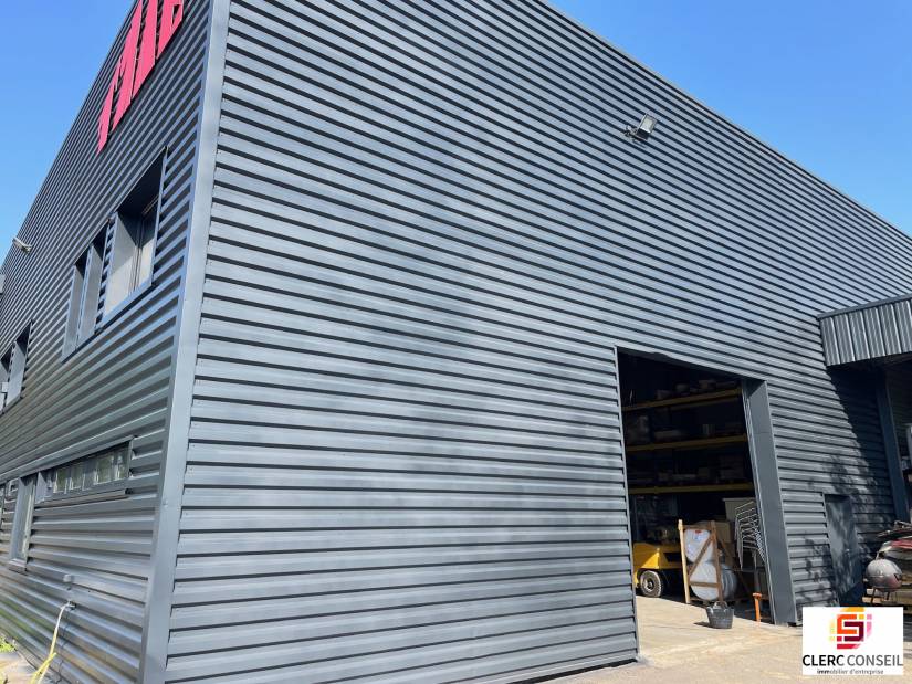 Location - Local d'activité 1600m² - Le vaudreuil