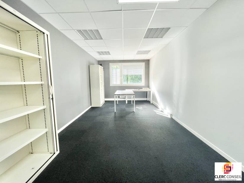 Location - Bureaux 101m² - Mont-saint-aignan