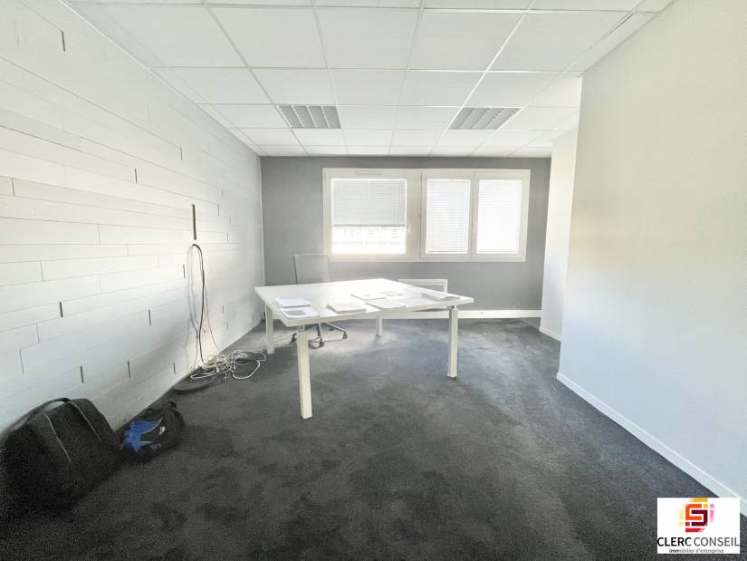 Location - Bureaux 101m² - Mont-saint-aignan
