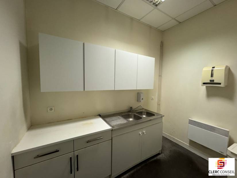 Location - Local d'activité 435m² - Louviers