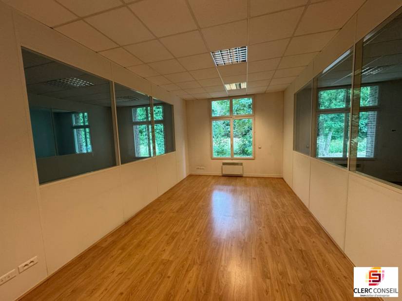 Location - Local d'activité 435m² - Louviers