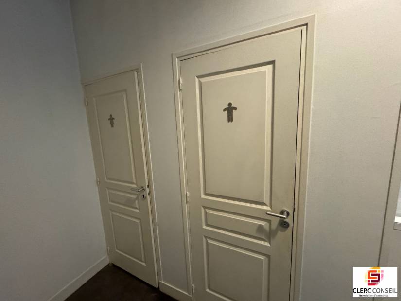 Location - Local d'activité 435m² - Louviers