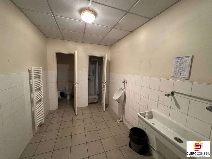 Location - Local d'activité 435m² - Louviers