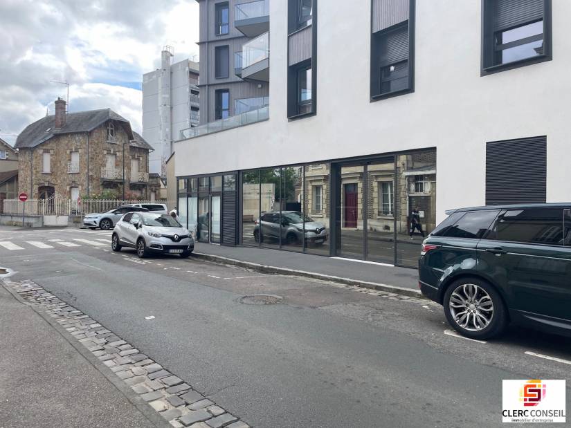 Location - Local commercial 270m² - Vernon