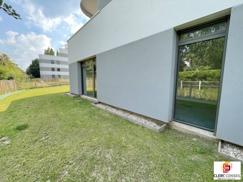 Location - Local commercial 101m² - Bihorel