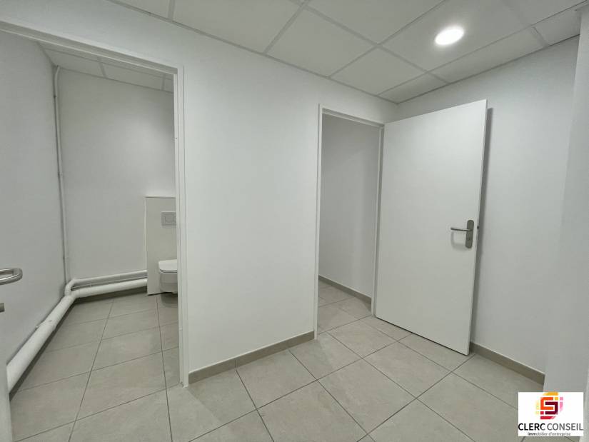 Location - Local commercial 101m² - Bihorel