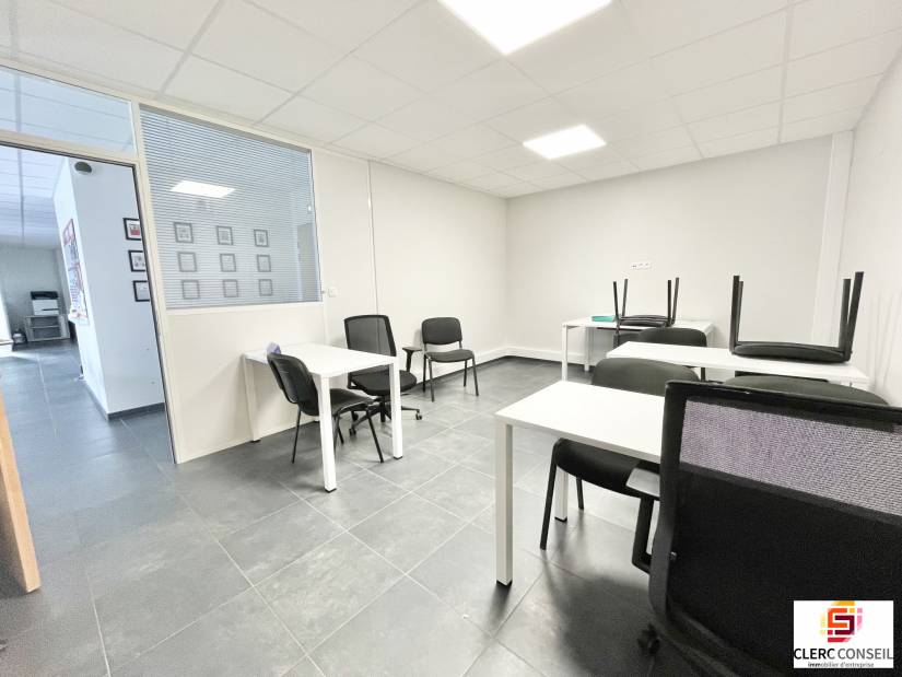 Location - Bureaux 170m² - Boos