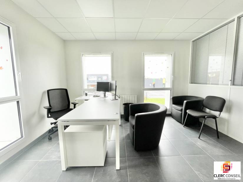 Location - Bureaux 170m² - Boos